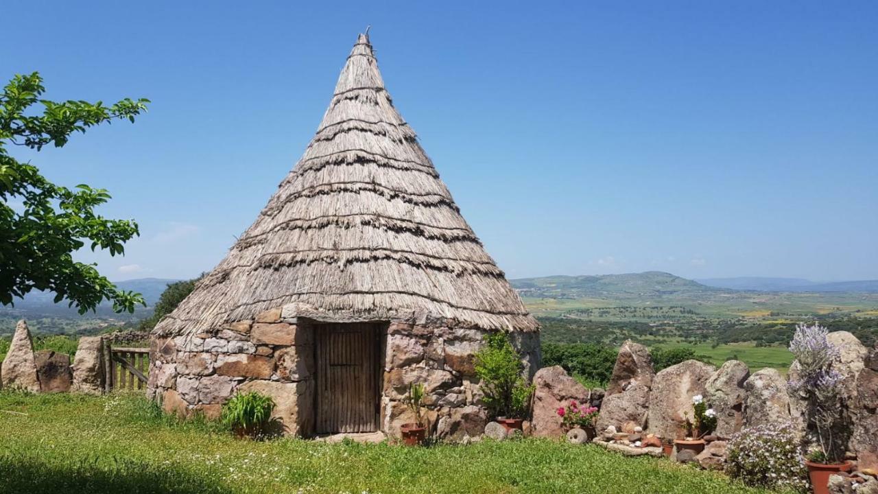 Agriturismo Sa E Padedda Mores Eksteriør billede