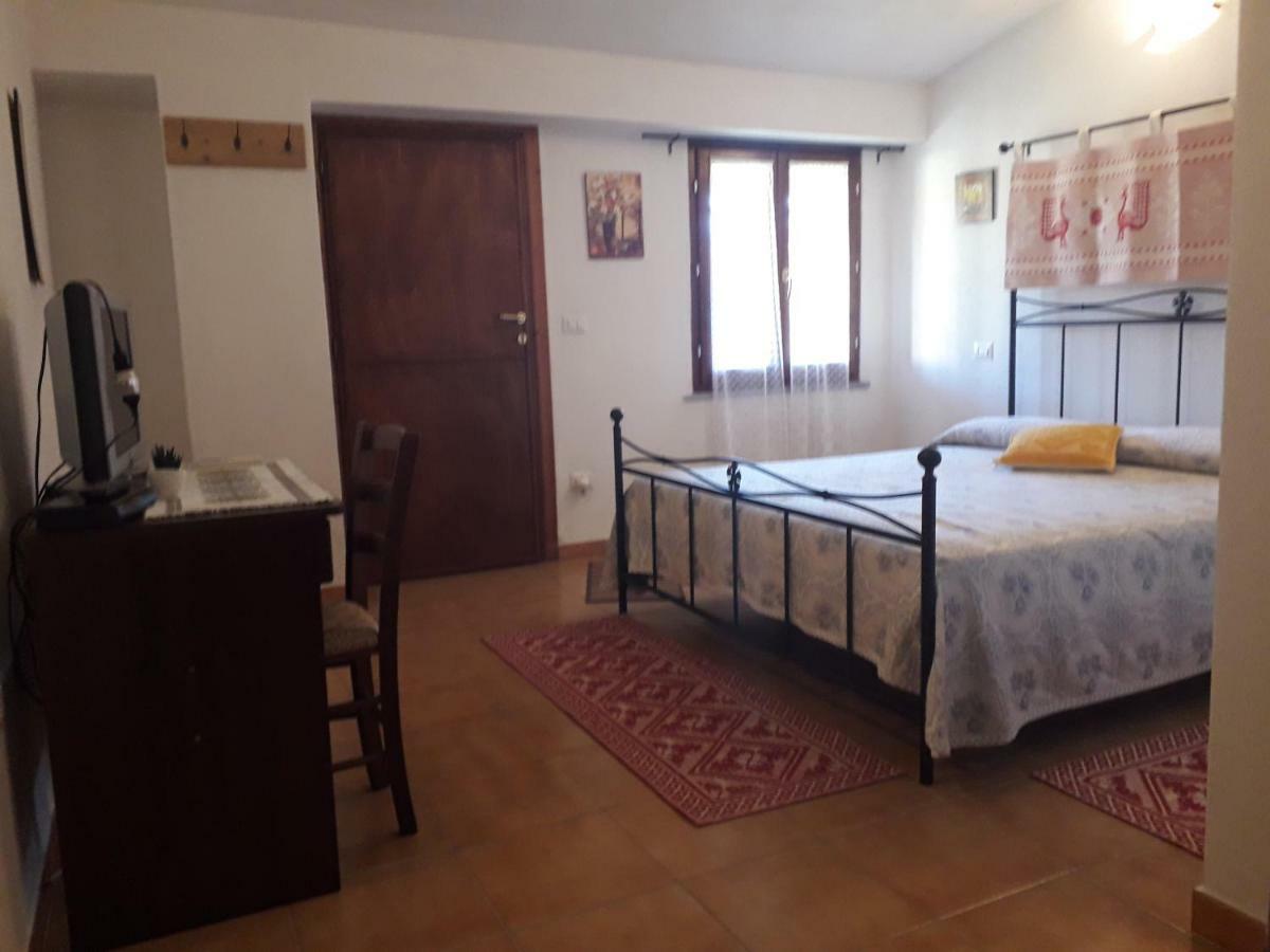 Agriturismo Sa E Padedda Mores Eksteriør billede
