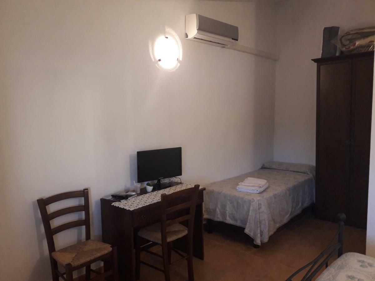 Agriturismo Sa E Padedda Mores Eksteriør billede